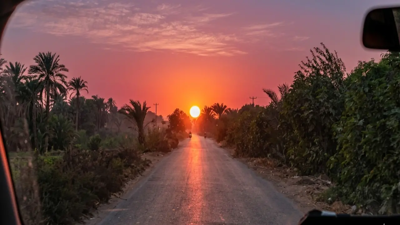 شبورة كثيفة تغطي الطرق وتحذيرات من تأثيرها على حالة الطقس اليوم الثلاثاء